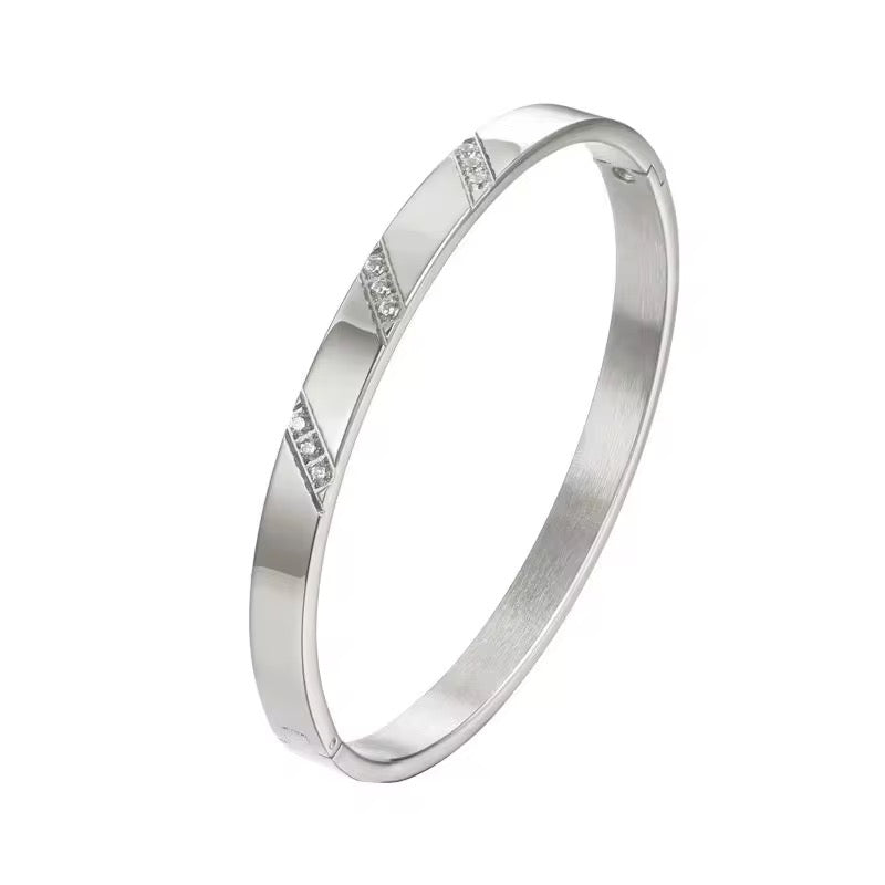Bella Bangle